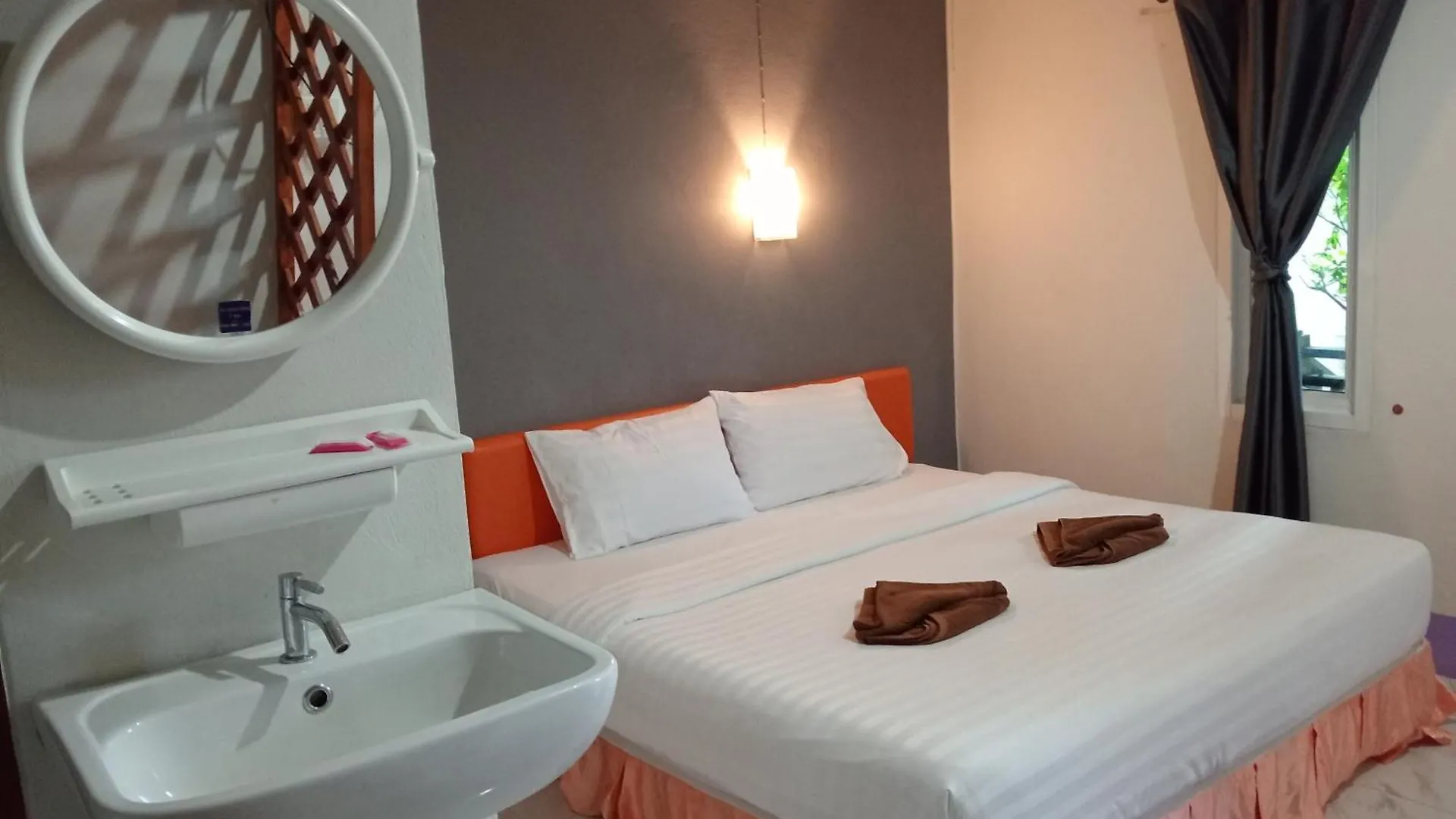 Lanta Beautiful Beach House Koh Lanta 0*,  Thailand