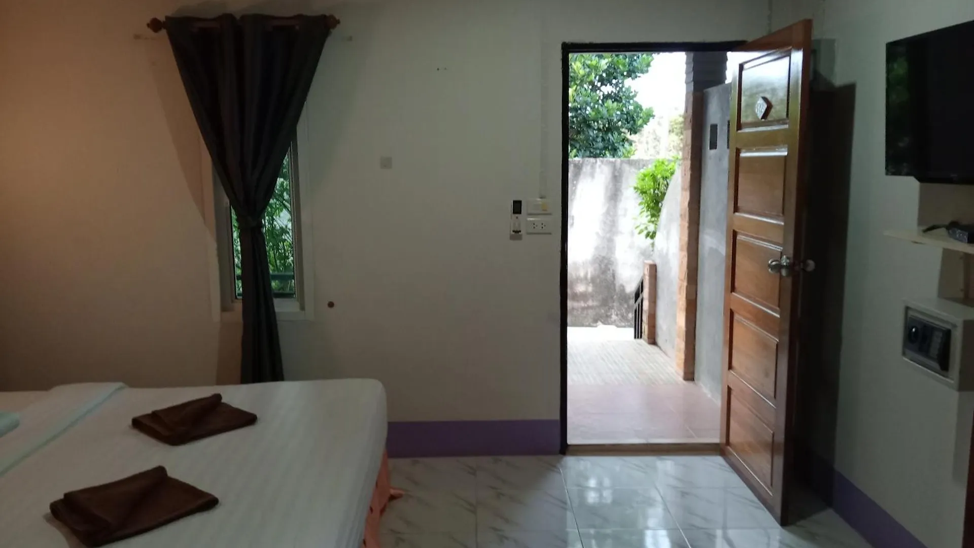 Lanta Beautiful Beach House Koh Lanta Guest house