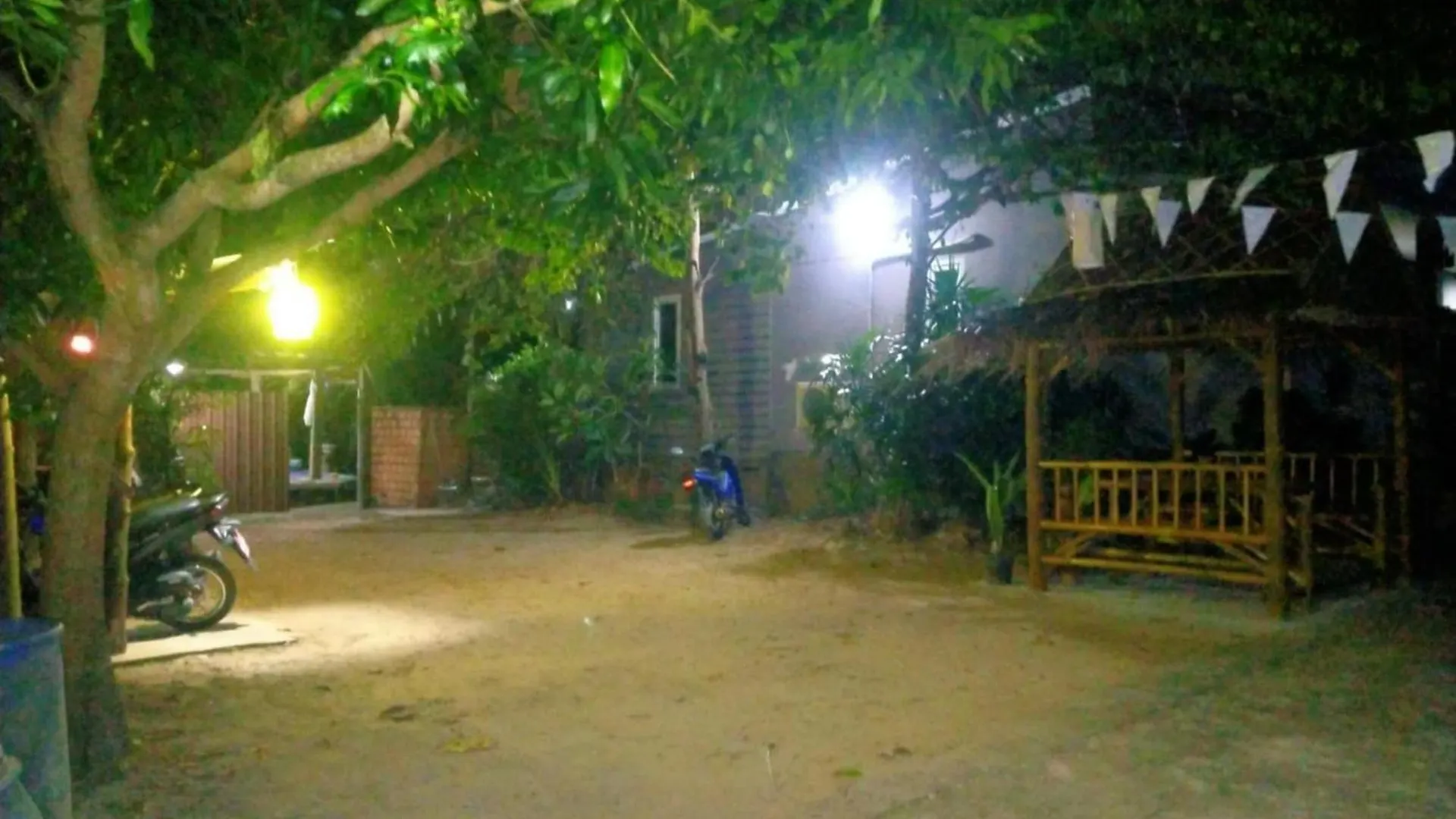 Lanta Beautiful Beach House Koh Lanta Guest house